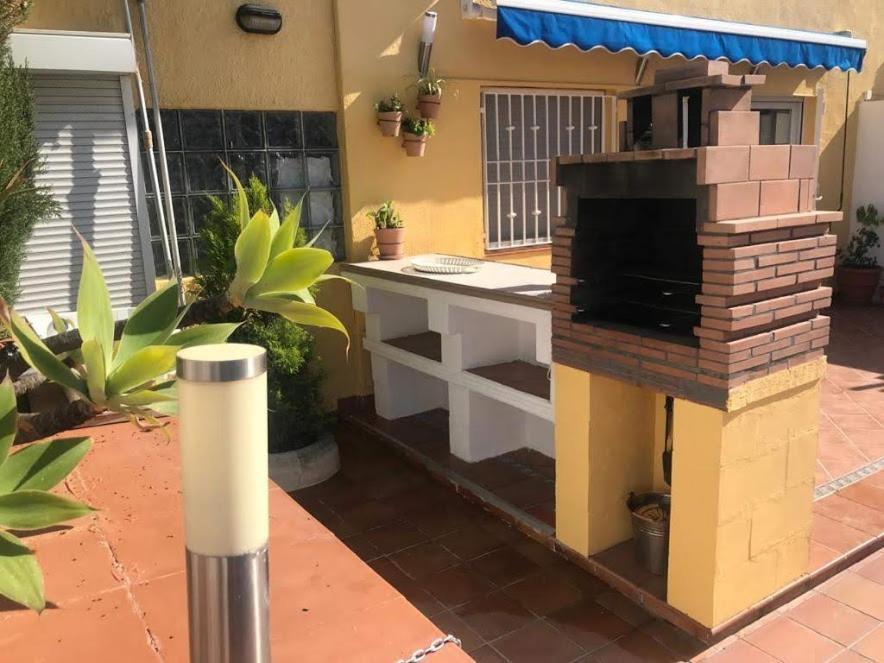 Gran Adosado Con Piscina Privada En Zona Muy Tranquila Holiday home Gandia