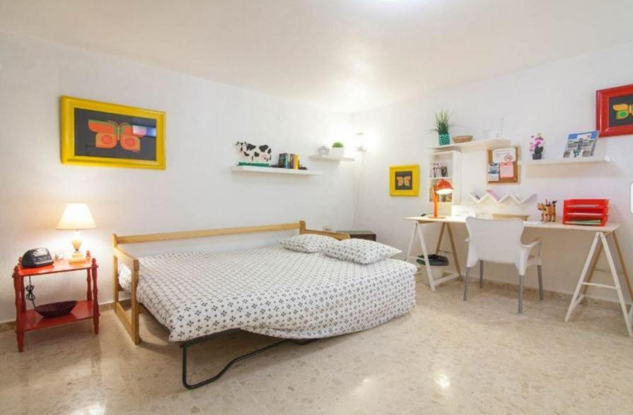 Gran Adosado Con Piscina Privada En Zona Muy Tranquila *