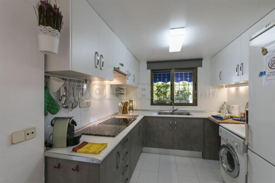 Gran Adosado Con Piscina Privada En Zona Muy Tranquila