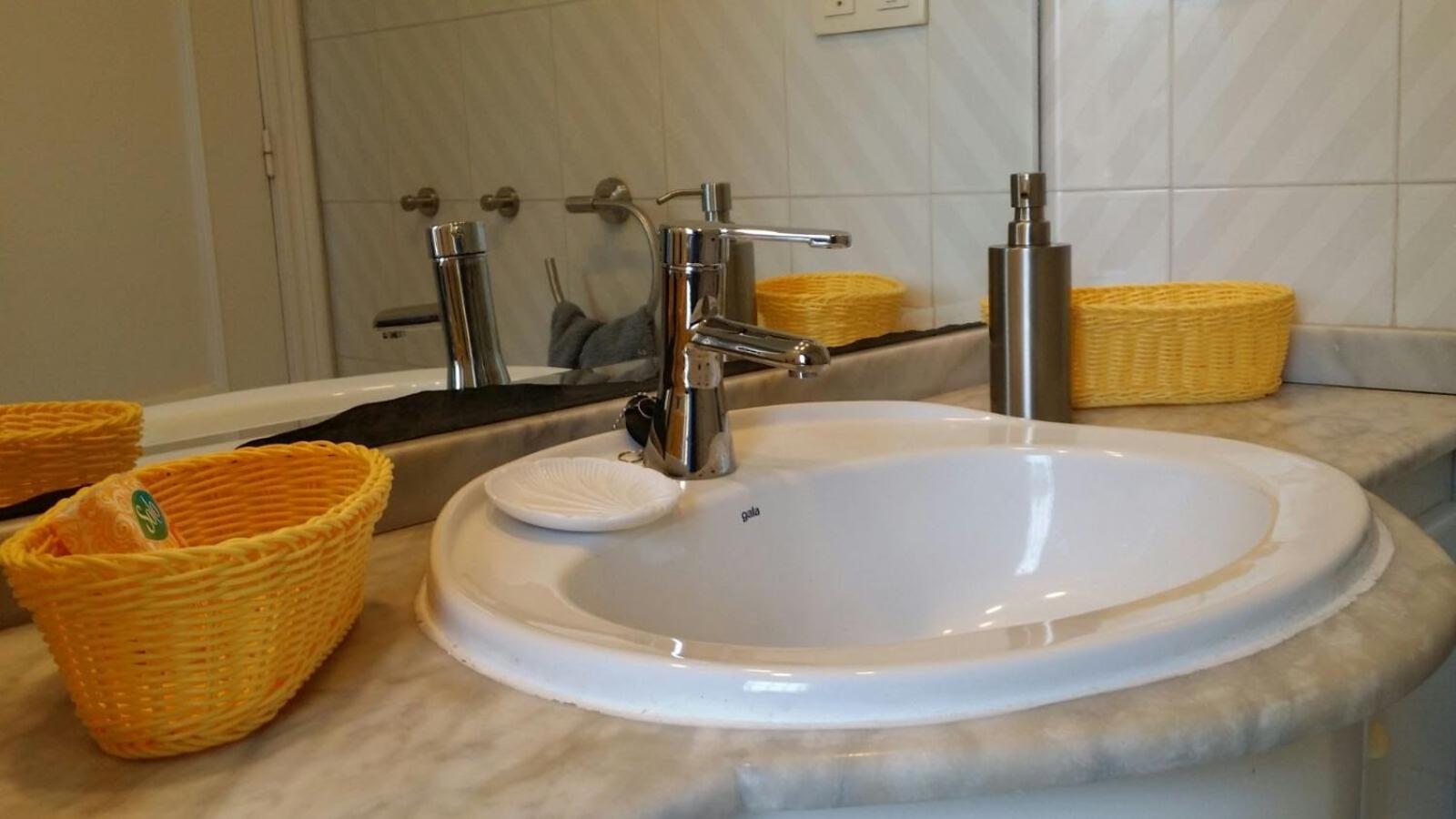 Gran Adosado Con Piscina Privada En Zona Muy Tranquila Gandia