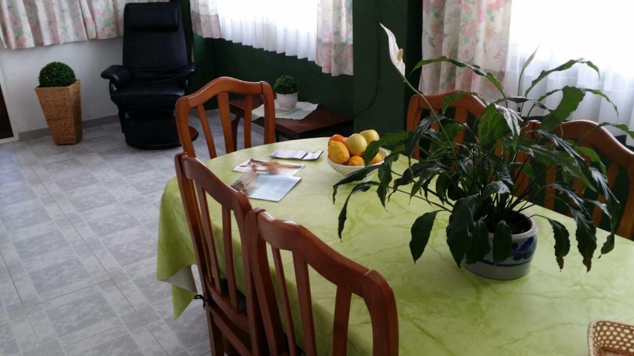 Gran Adosado Con Piscina Privada En Zona Muy Tranquila Gandia