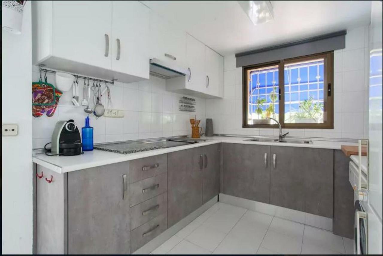 Gran Adosado Con Piscina Privada En Zona Muy Tranquila *