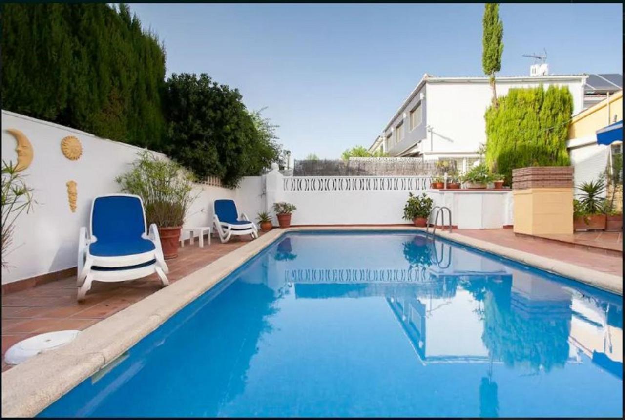 Gran Adosado Con Piscina Privada En Zona Muy Tranquila * Gandia