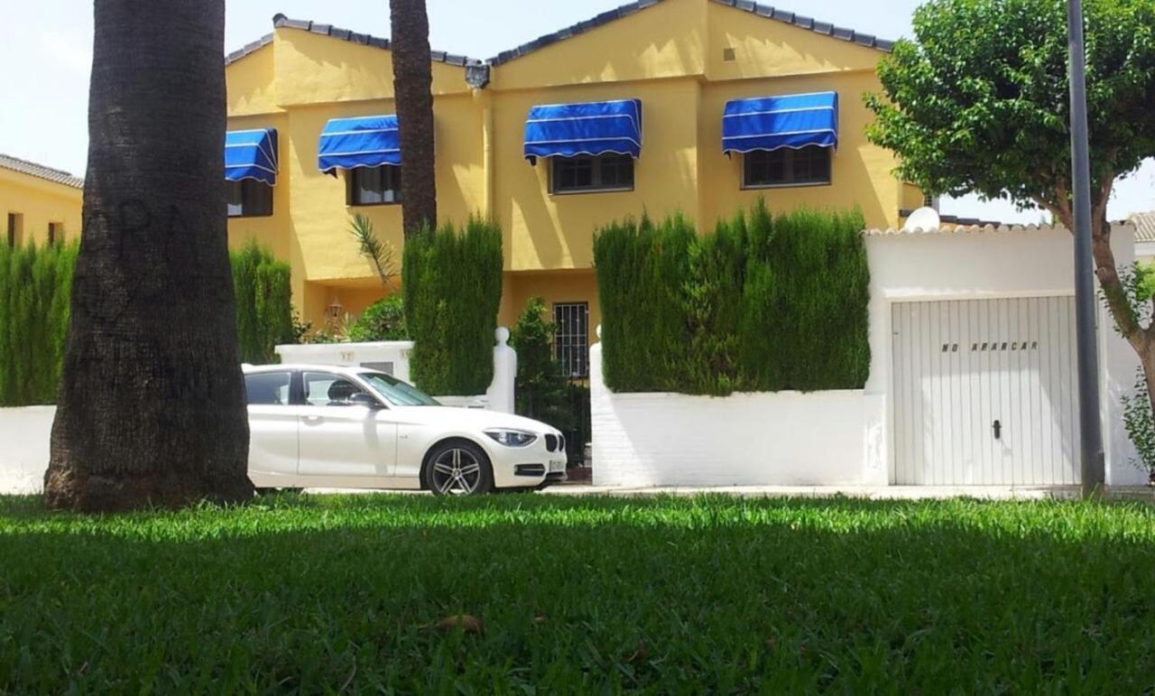 Gran Adosado Con Piscina Privada En Zona Muy Tranquila Gandia